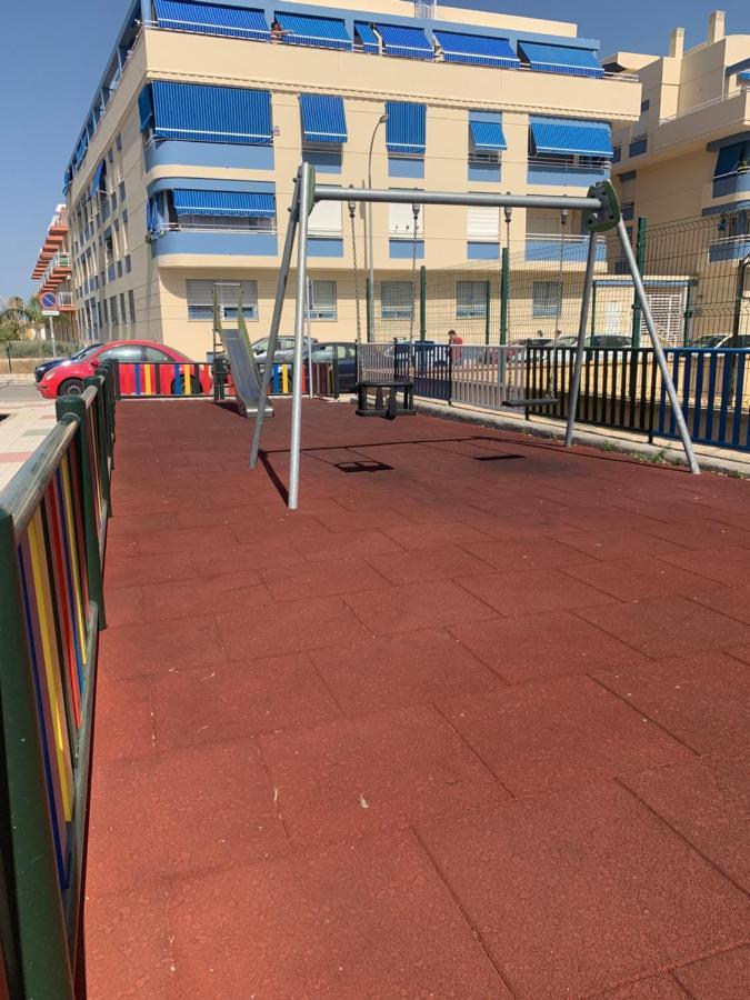 Appartamento Apartamento Ático a 50 metros de la playa Will Rincón de la Victoria Esterno foto